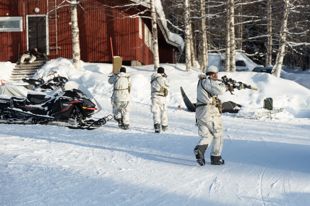 U.S. Army Special Forces Soldiers unify Arctic warfare tactics with Finnish SOF