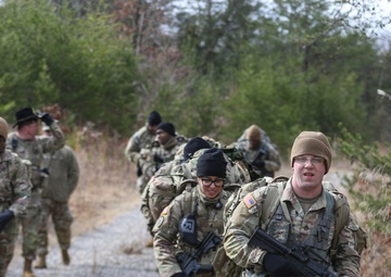 4th Cav Soldiers Be All They Can Be By Earning Their Spurs