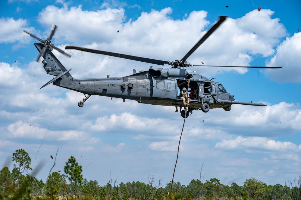 301st RQS conducts alternate insertion, extraction training