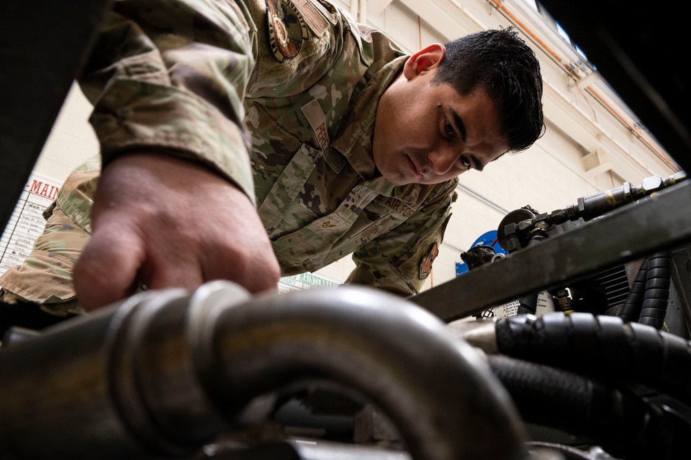 Holloman AGE flight brings power to the flightline