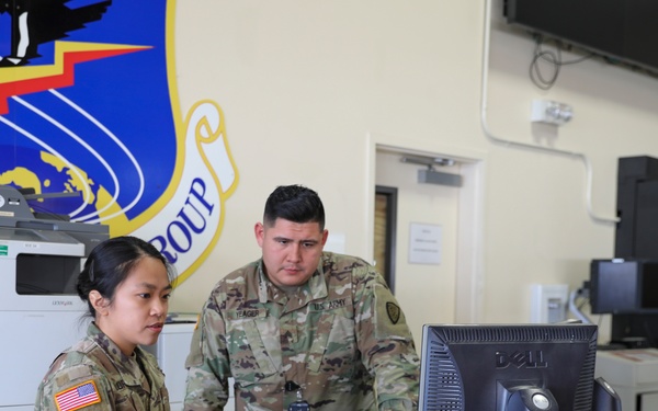 Alaska Army Guardsmen, Reservists support incoming troops for exercise
