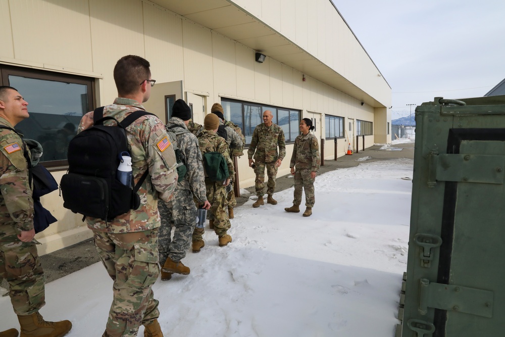 Alaska Army Guardsmen, Reservists support incoming troops for exercise