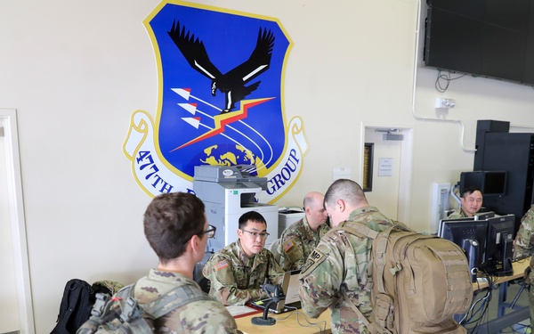 Alaska Army Guardsmen, Reservists support incoming troops for exercise