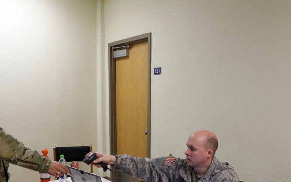 Alaska Army Guardsmen, Reservists support incoming troops for exercise
