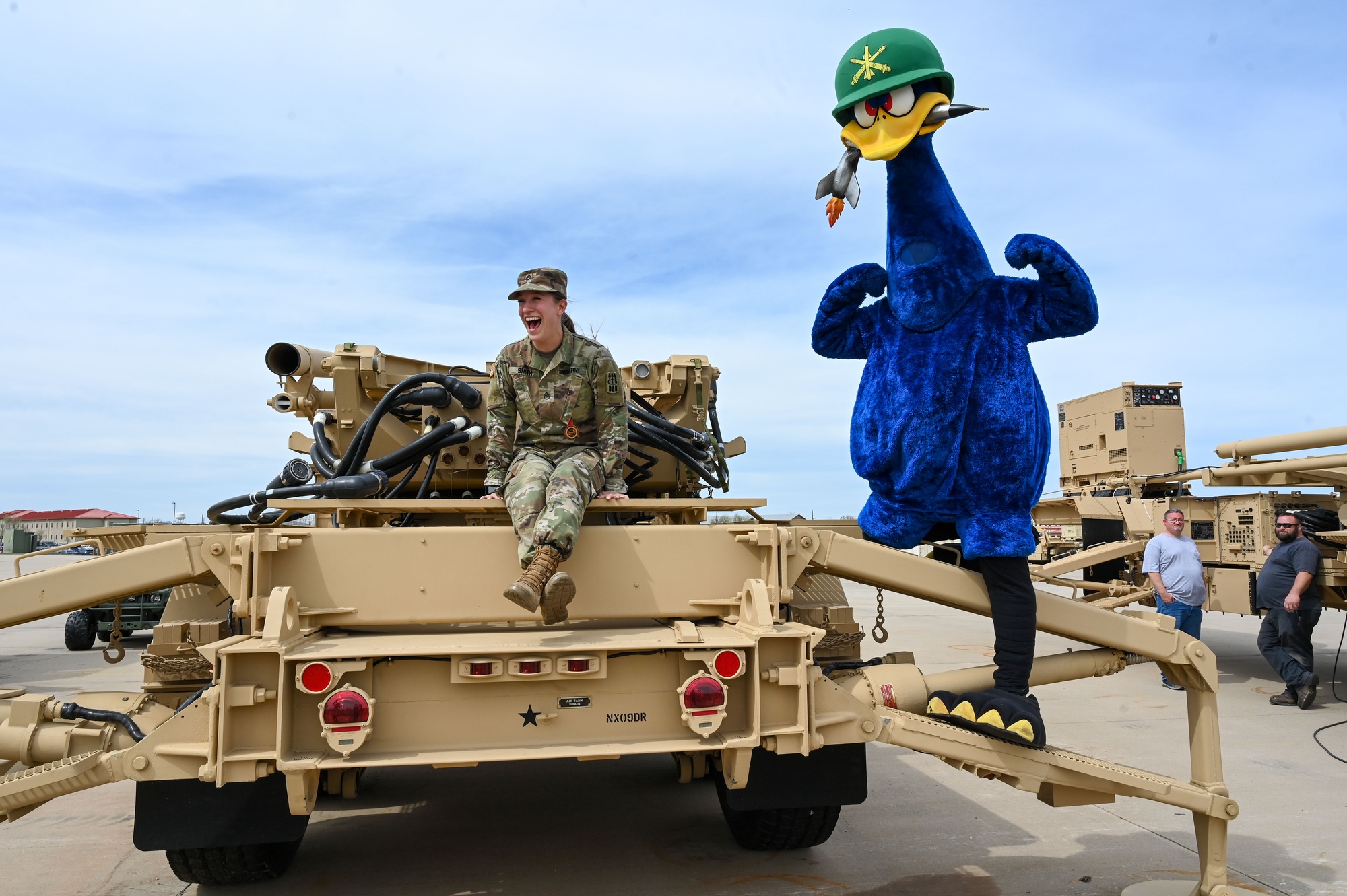 DVIDS - Images - Oozlefinch Visits Patriot General Instructional