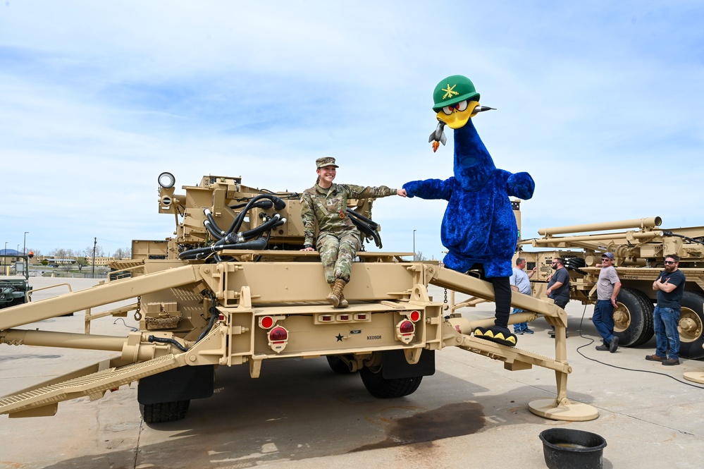 Oozlefinch Visits Patriot General Instructional Facility