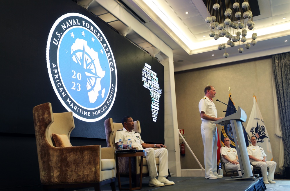 Adm. Munsch Delivers Remarks at AMFS Closing Ceremony