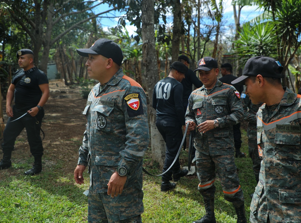 Green Berets teach Guatemalan partners K-9 Handling skills