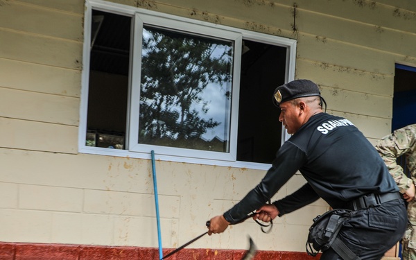 Green Berets teach Guatemalan partners K-9 Handling skills