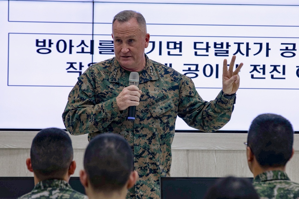 Lt. Gen. Jurney visits the Republic of Korea