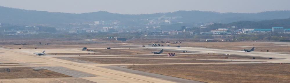 Kunsan’s Wolf Pack arrives at Osan