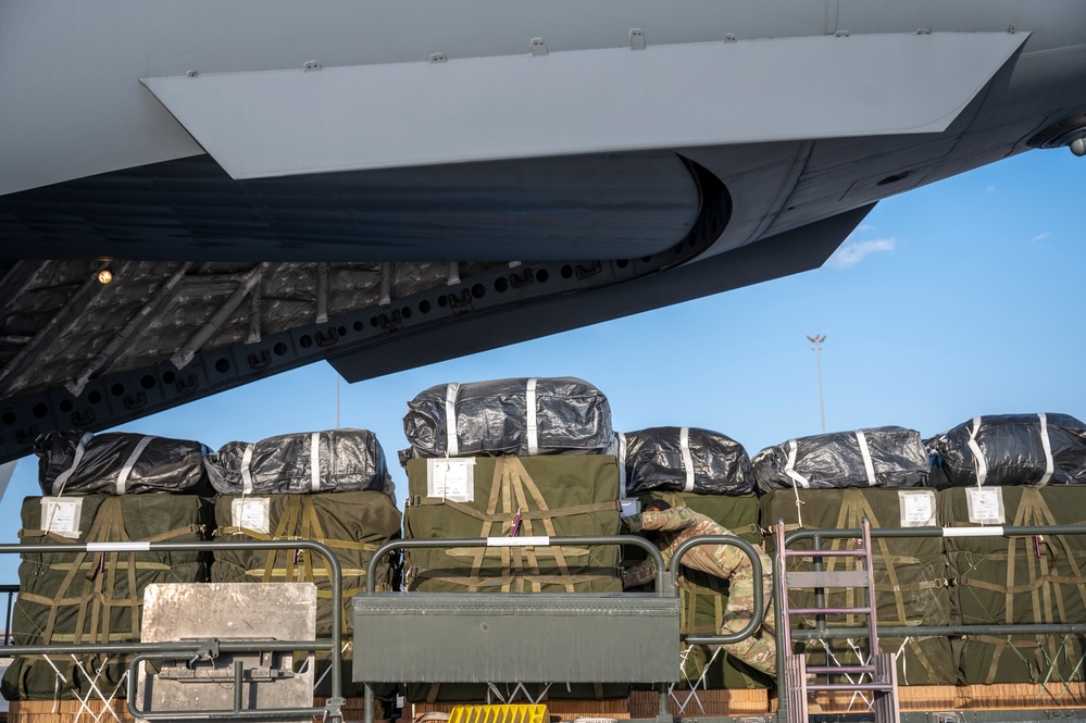 Air Force, Army airdrop supplies in CENTCOM AOR