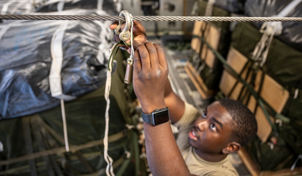 Air Force, Army airdrop supplies in CENTCOM AOR