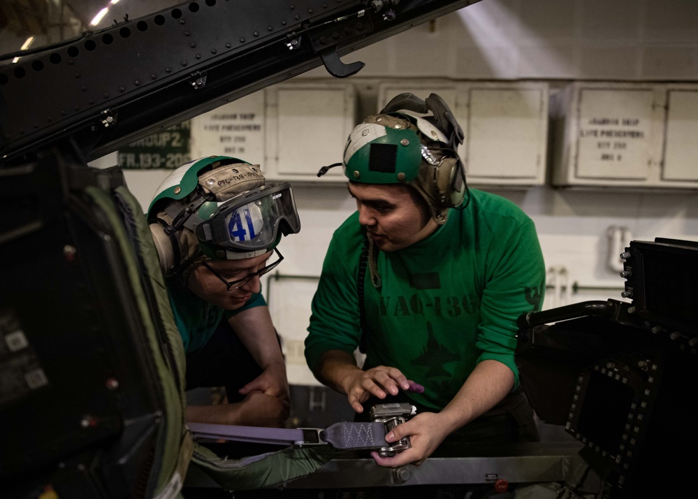 USS Carl Vinson (CVN 70) Night-time Operations