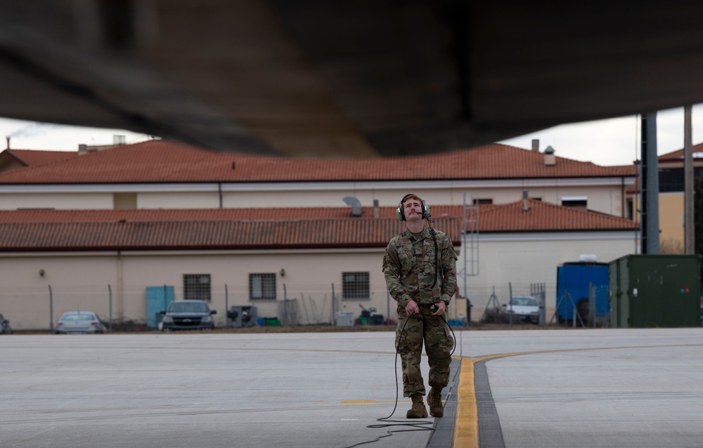 The 465th ARS keeps Aviano AB flying