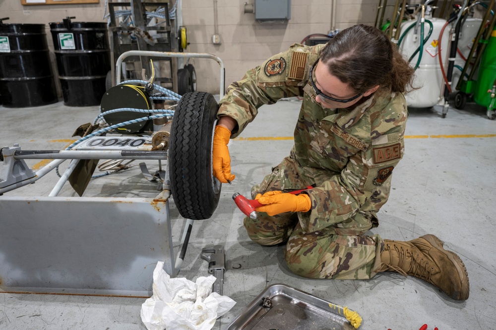 1 SOMXS Airmen perform their assigned duties