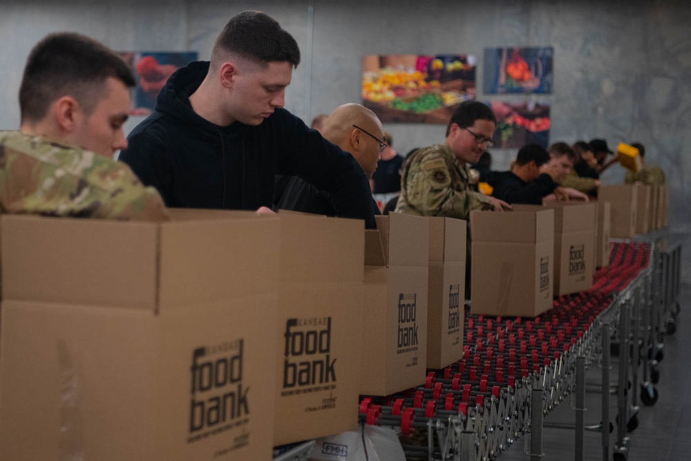 The 22nd Communication Squadron Volunteer at the Kansas Food Bank