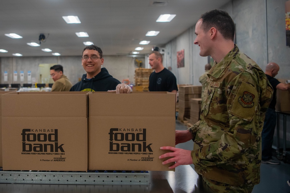 The 22nd Communication Squadron Volunteer at the Kansas Food Bank