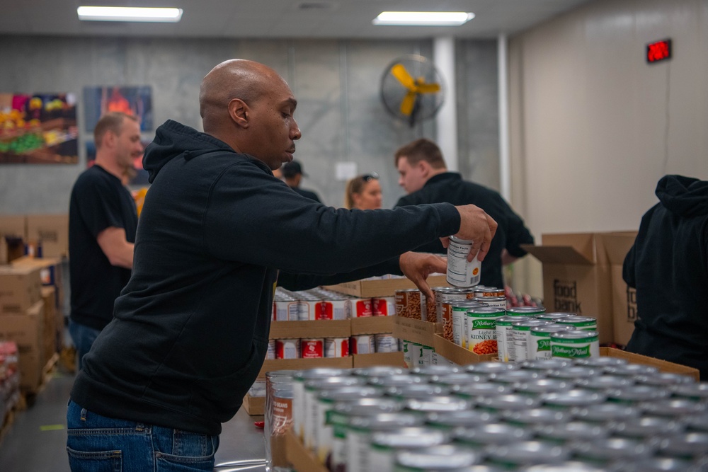 The 22nd Communication Squadron Volunteer at the Kansas Food Bank