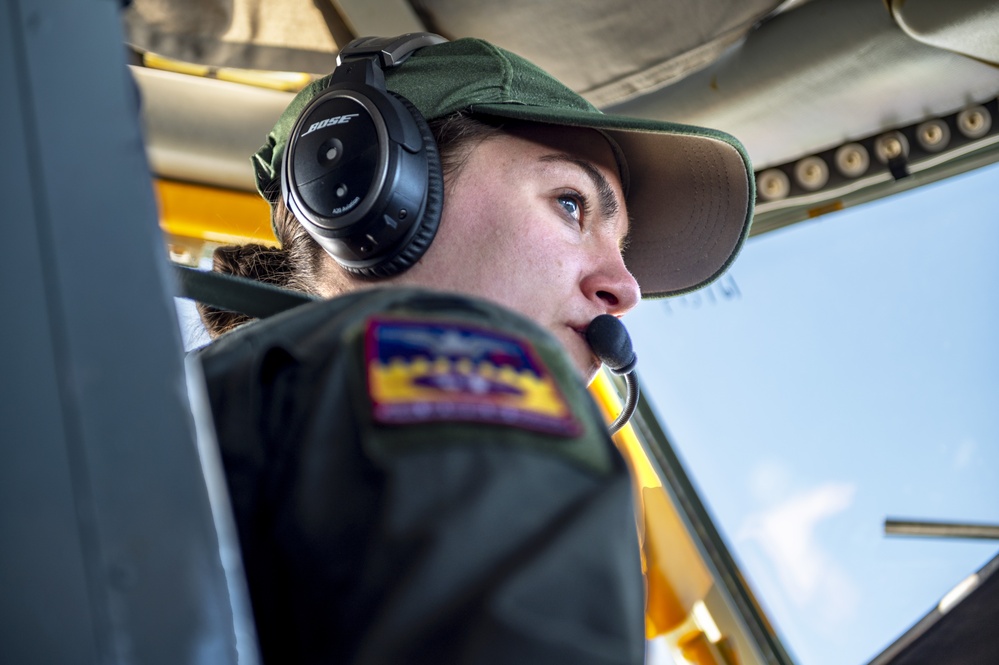 384th ARS Refuels Marine F/A-18 Hornets in Coronet across Pacific