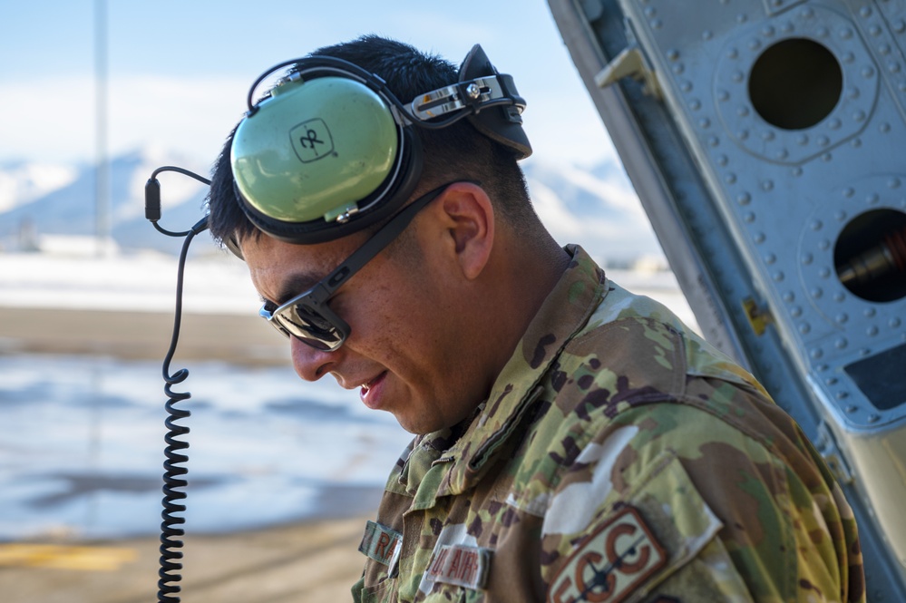 384th ARS Refuels Marine F/A-18 Hornets in Coronet across Pacific