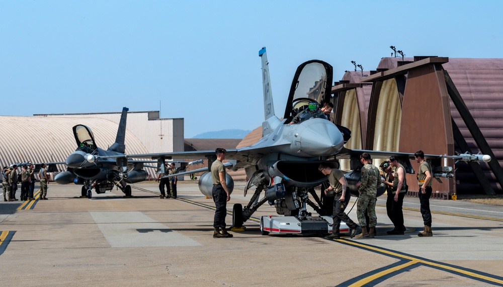 Kunsan’s wolf pack arrives at Osan