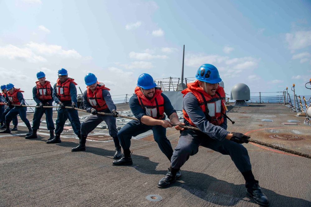 Wayne E. Meyer Conducts Underway Replenishment