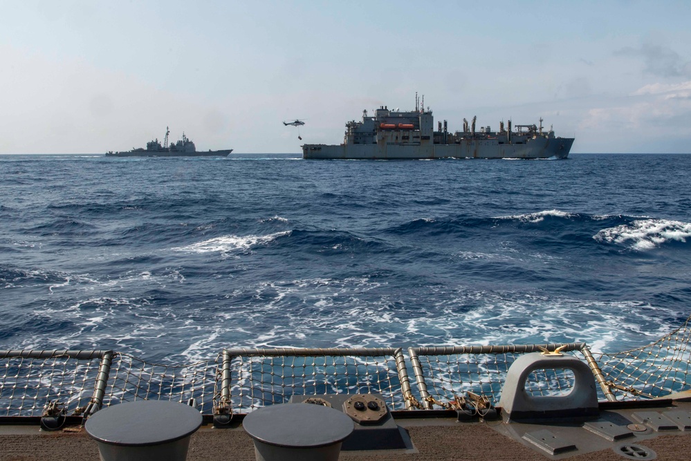 Wayne E. Meyer Conducts Vertical Replenishment