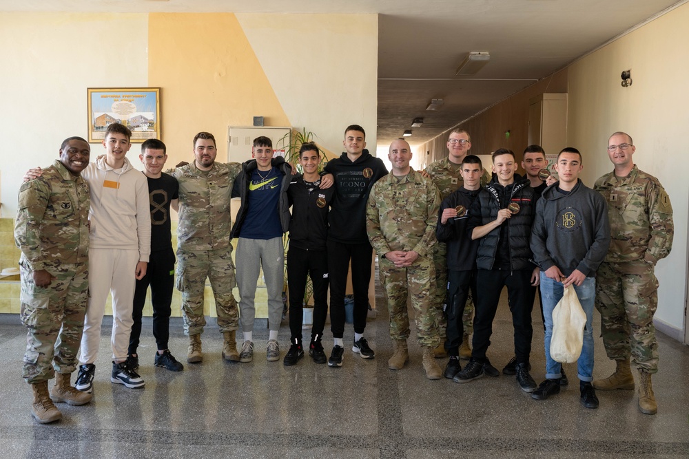 Group photo of soldiers and students of the Language High School Vasil Karagyozov