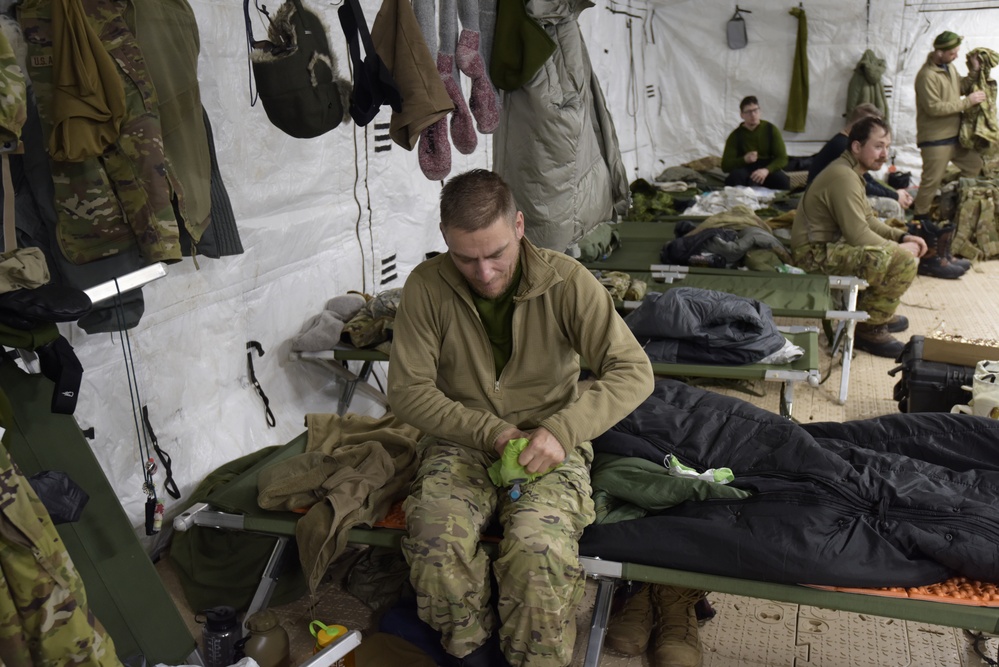 U.S. Soldiers train in the Arctic during Guerrier Nordique 23