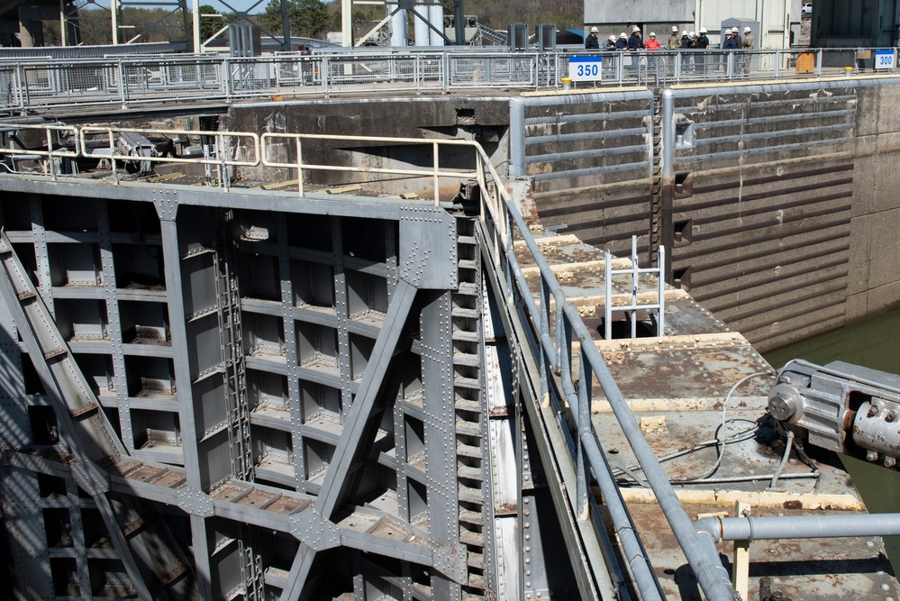 Roundtables serve stakeholders mega project updates