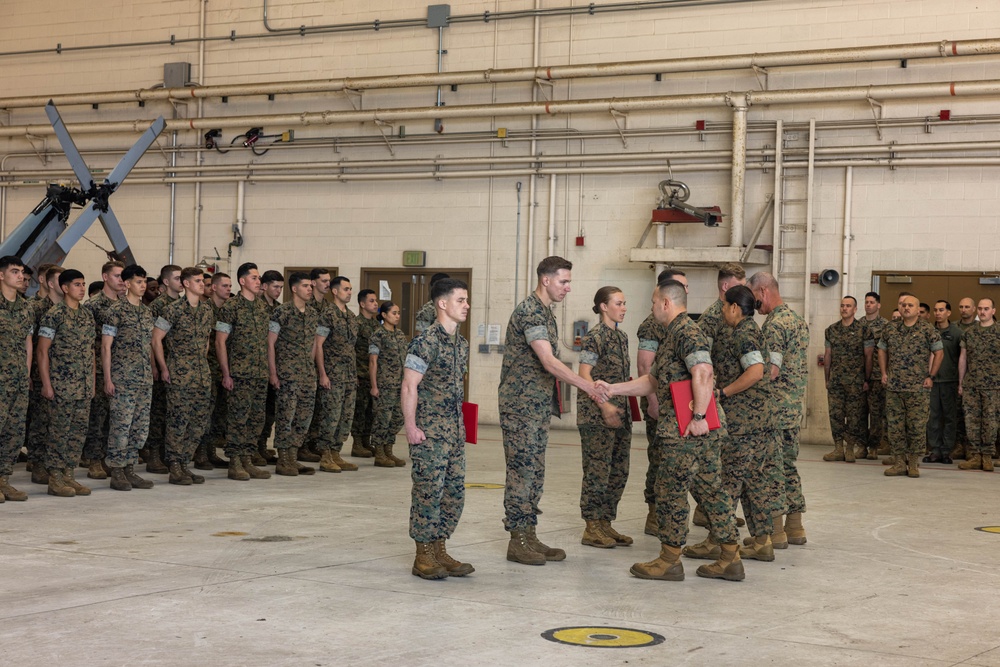Marine Light Attack Helicopter Squadron 169 Marines Awarded by Commanding General