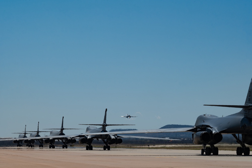 DVIDS - Images - B-1s Return To Dyess [Image 1 Of 4]