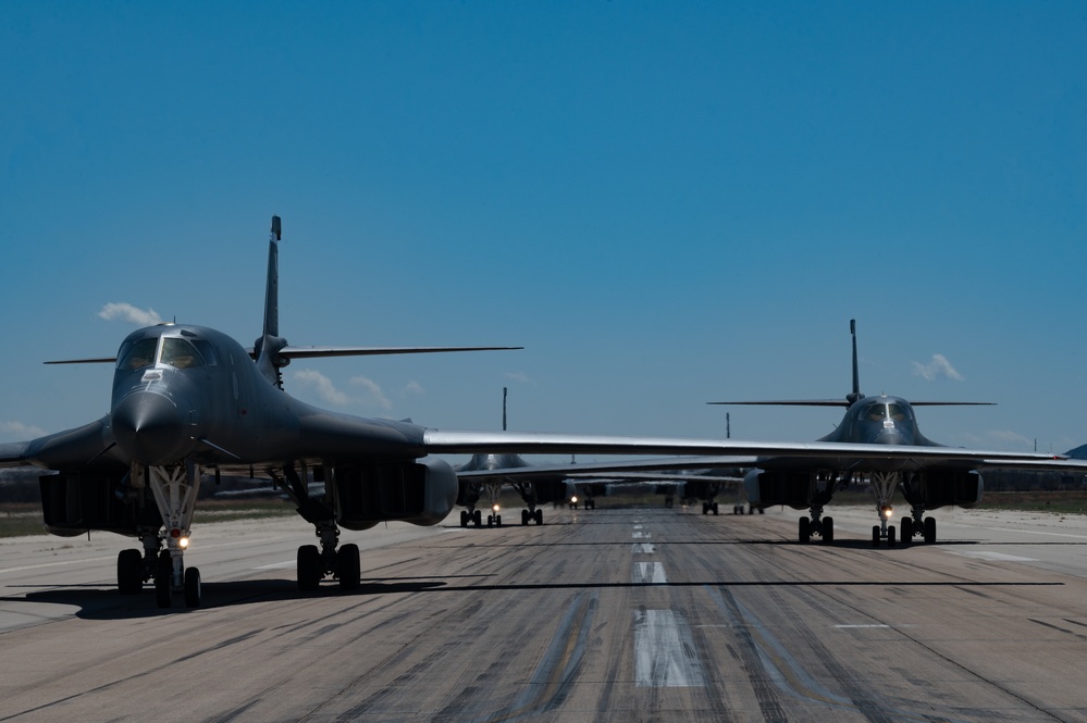 DVIDS - Images - B-1s Return To Dyess [Image 4 Of 4]