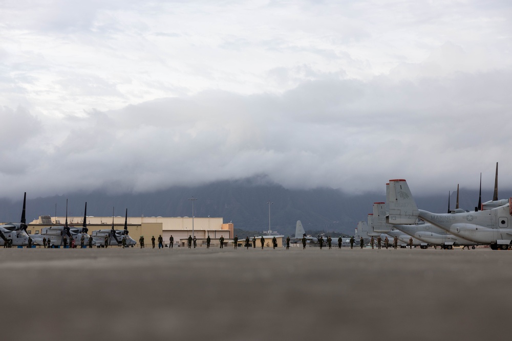 MWSS-174, VMGR-153 Conduct JLTV Load Training