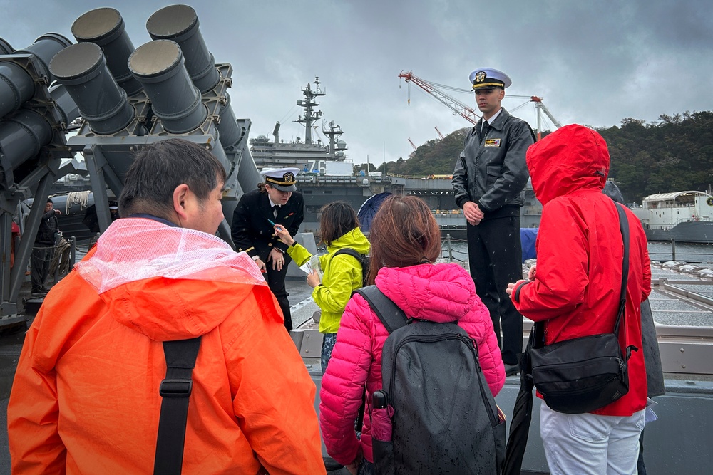 DVIDS - News - USS Benfold opens to the Japanese public for CFAY