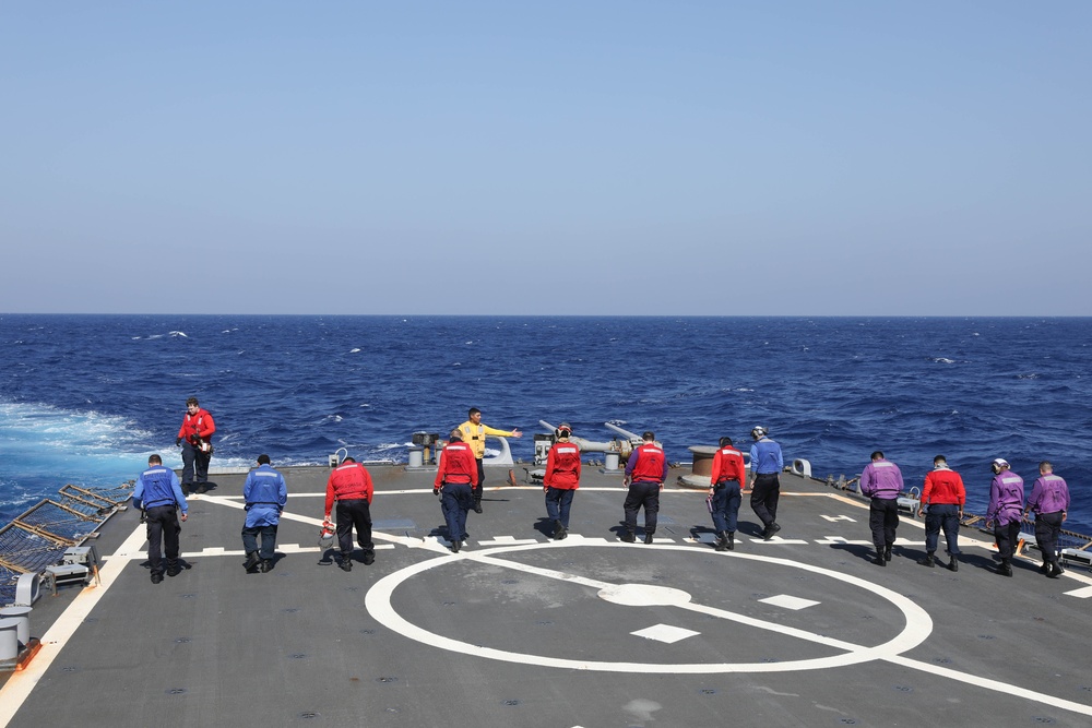 USS Ramage (DDG 61) FOD walk down