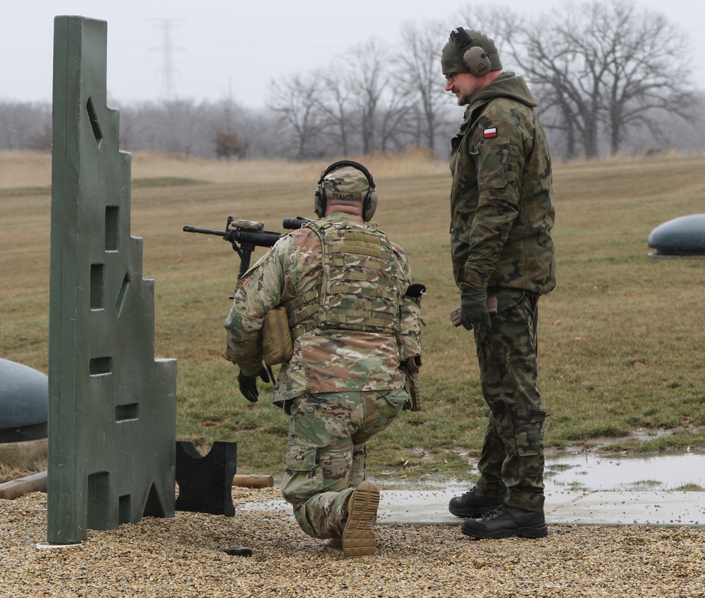 ILLINOIS NATIONAL GUARD SOLDIERS RECEIVE POLISH ARMED FORCES MEDAL