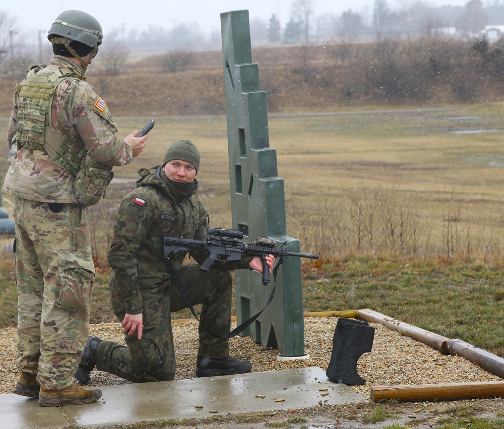 ILLINOIS NATIONAL GUARD SOLDIERS RECEIVE POLISH ARMED FORCES MEDAL