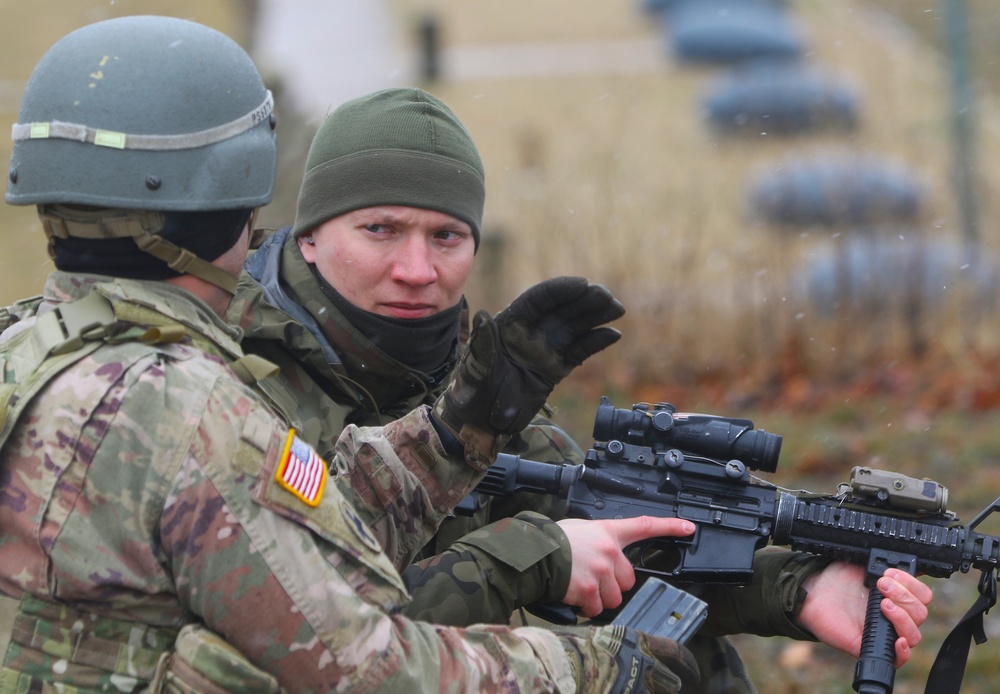 ILLINOIS NATIONAL GUARD SOLDIERS RECEIVE POLISH ARMED FORCES MEDAL