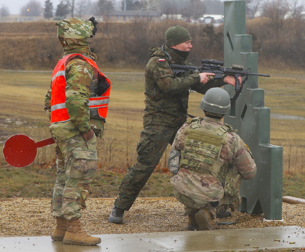 ILLINOIS NATIONAL GUARD SOLDIERS RECEIVE POLISH ARMED FORCES MEDAL