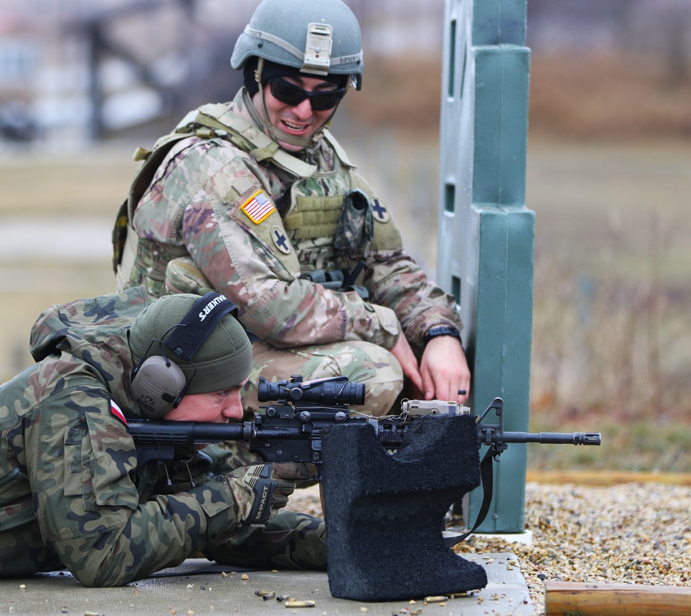 ILLINOIS NATIONAL GUARD SOLDIERS RECEIVE POLISH ARMED FORCES MEDAL