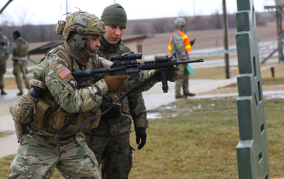 ILLINOIS NATIONAL GUARD SOLDIERS RECEIVE POLISH ARMED FORCES MEDAL