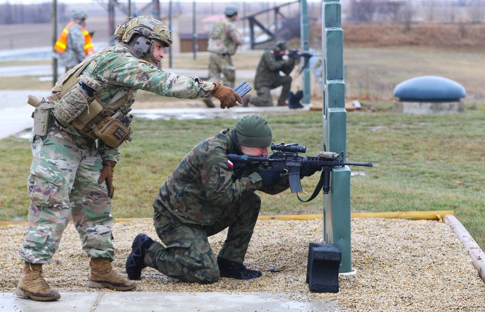 ILLINOIS NATIONAL GUARD SOLDIERS RECEIVE POLISH ARMED FORCES MEDAL