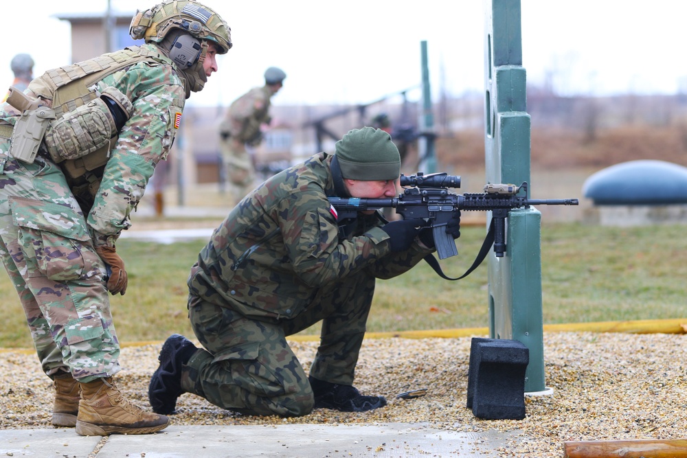 ILLINOIS NATIONAL GUARD SOLDIERS RECEIVE POLISH ARMED FORCES MEDAL