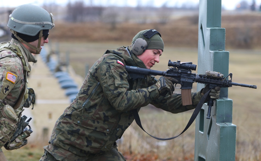 ILLINOIS NATIONAL GUARD SOLDIERS RECEIVE POLISH ARMED FORCES MEDAL