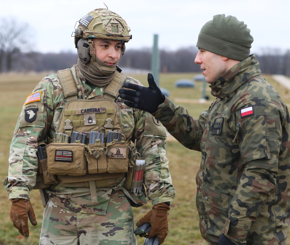 ILLINOIS NATIONAL GUARD SOLDIERS RECEIVE POLISH ARMED FORCES MEDAL