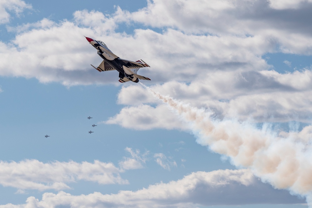 Thunder and Lightning Over Arizona Air Show, Heroes Day