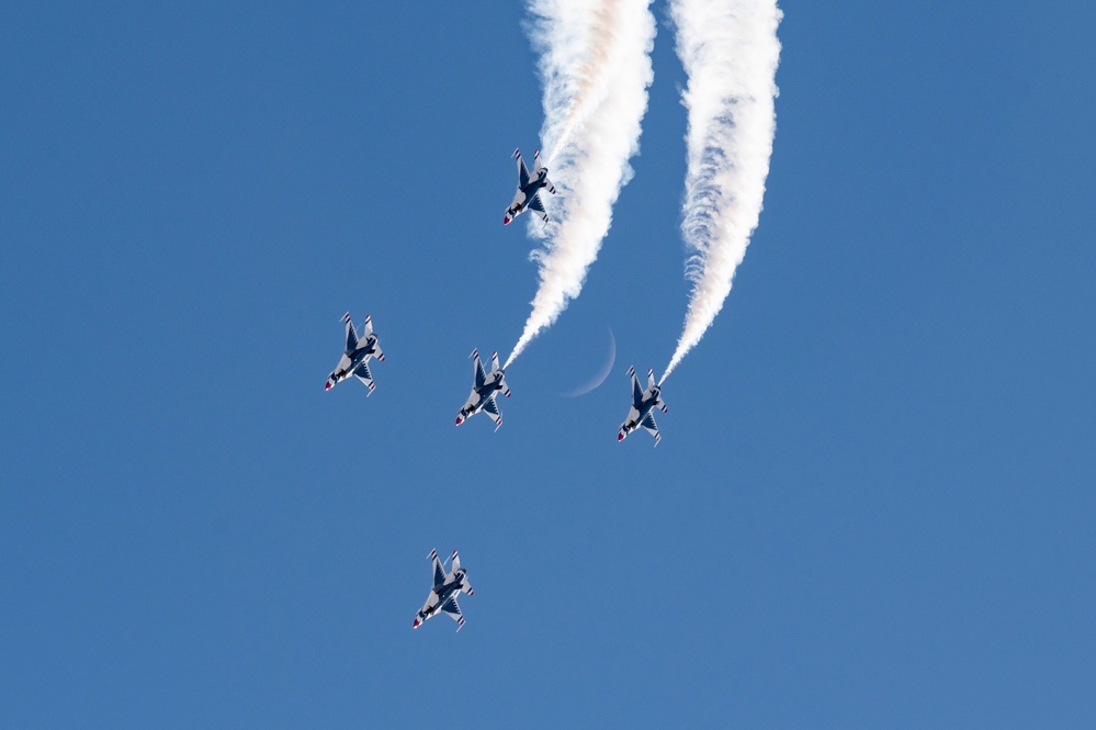 DVIDS - Images - Thunder and Lightning Over Arizona Air Show, Heroes ...