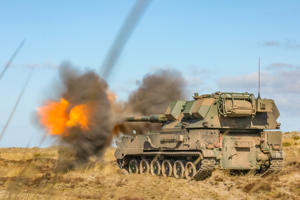 Polish soldiers Conduct Calibration Howitzer Operations during Dynamic Front 23